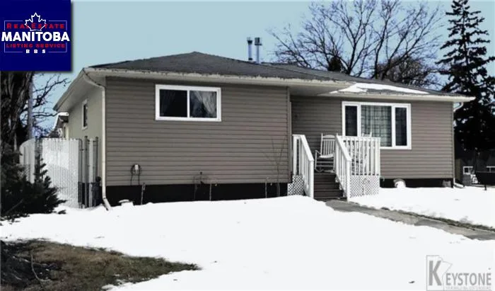 2 Belcourt Bay, Winnipeg
