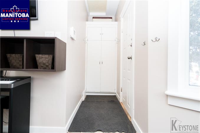 Property 626 Burnell St img1