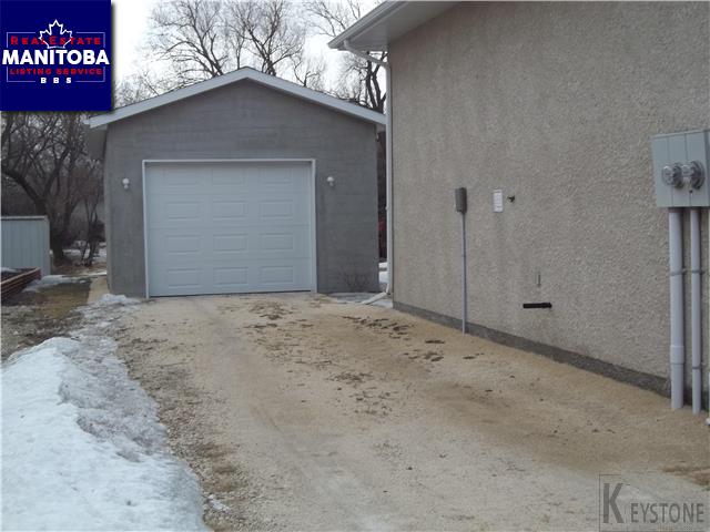 Property 398 3rd St N img1