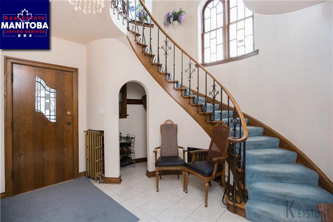 Property 330 Montrose St img1