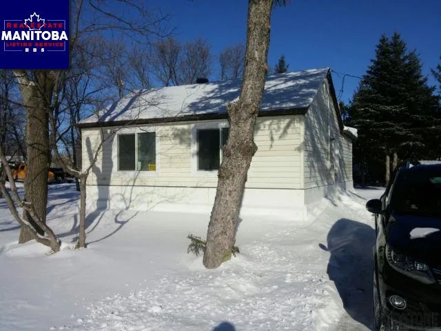 2 Bed House for Sale at 645 Clandeboye Ave, Selkirk, MB - MLS® #1807905