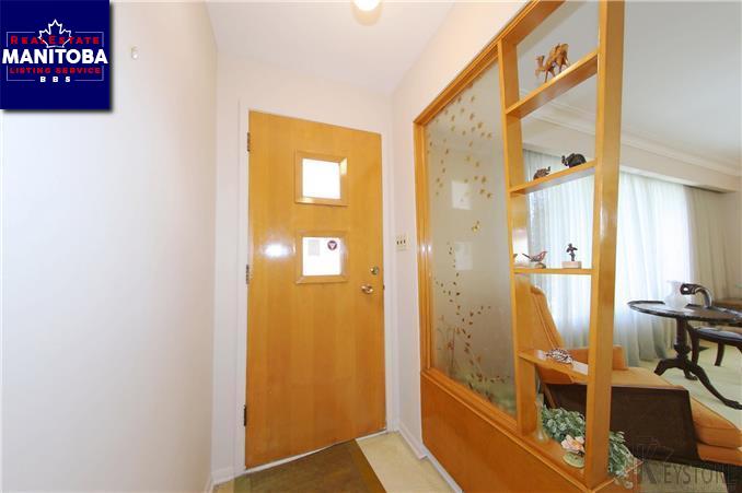 Property 22 Ashbury Bay img1