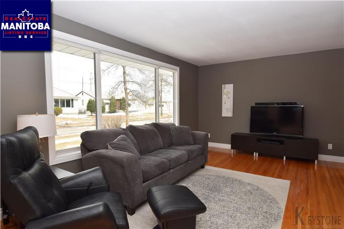 Property 828 Simpson Ave img1