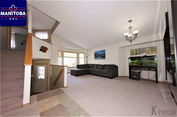 Property 153 Strongberg Dr img1