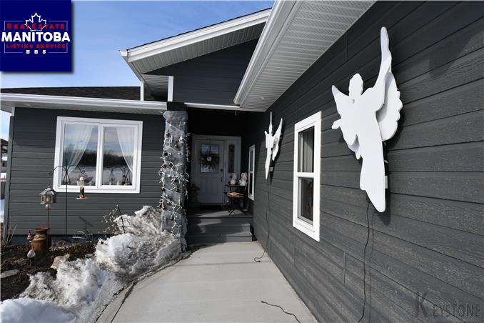 Property 705 Kinney Way img1