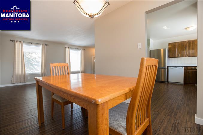 Property 6 Collingham Bay img1