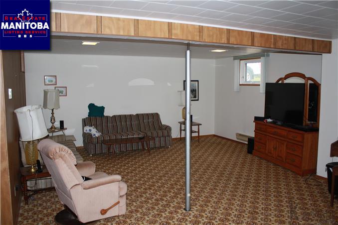 Property 75 Poplar Bay img1