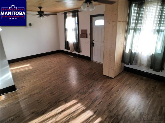 Property 653 Midland St img1