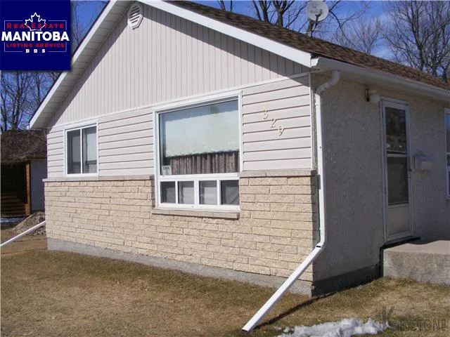 2 Bed House for Sale at 329 Morris Ave W, Selkirk, MB - MLS® #1808323