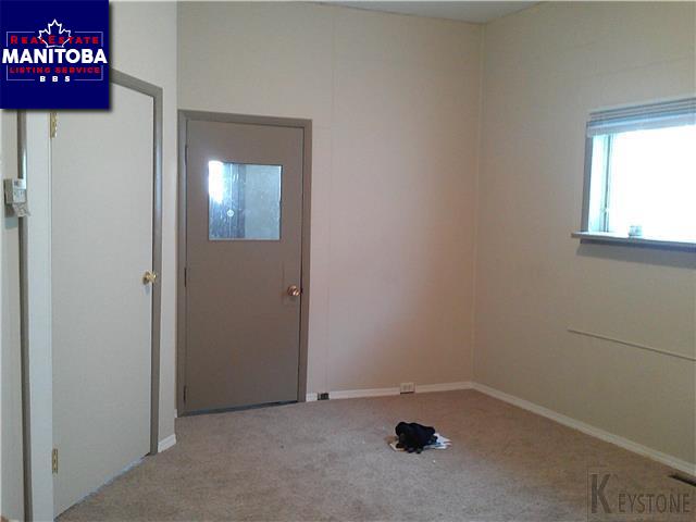 Property 888 Selkirk Ave img1