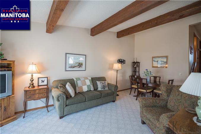 Property 98 Harwood Cr img1