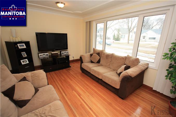 Property 275 Smithfield Ave img1