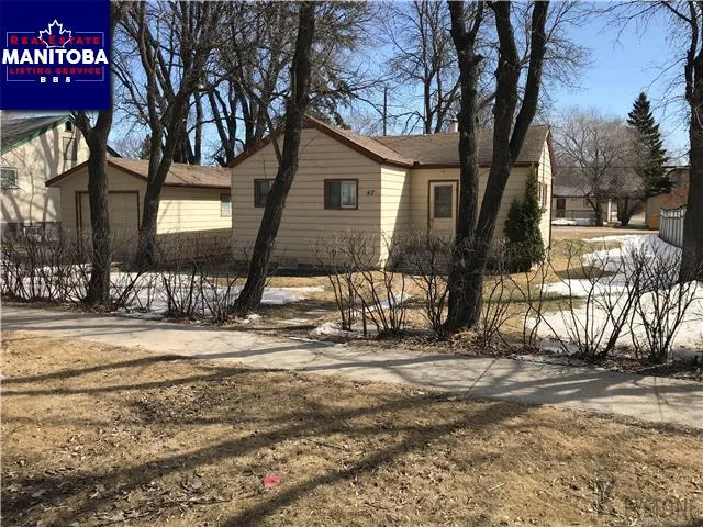 2 Bed House for Sale at 67 5th Ave, Gimli, MB - MLS® #1808681