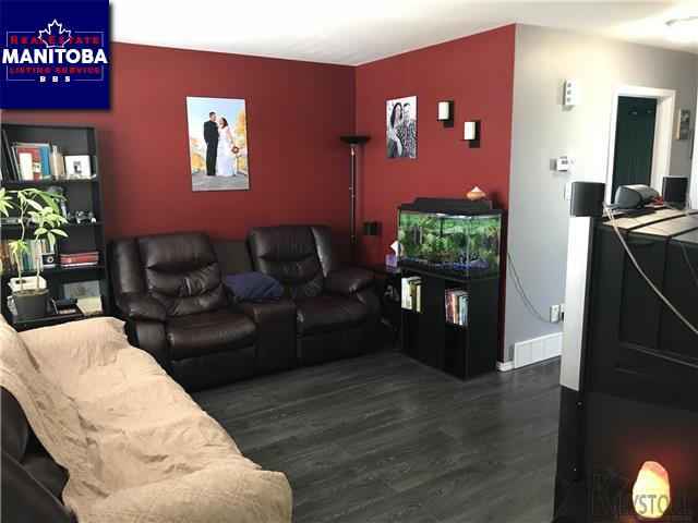 Property 21 Whitby Cr img1