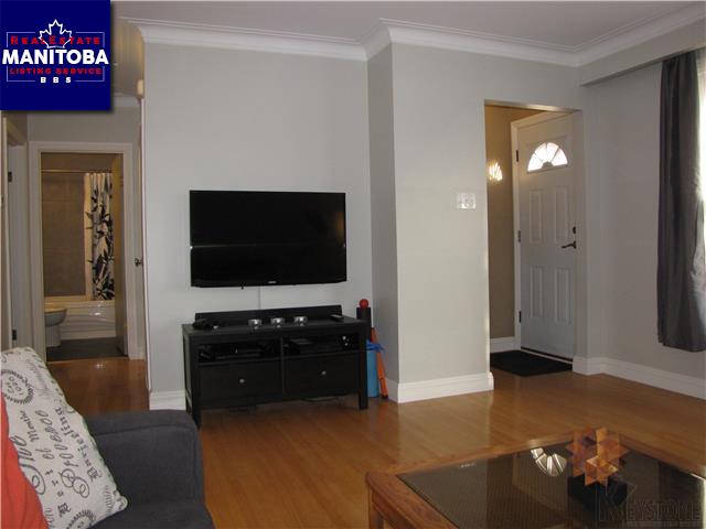 Property 325 Bowman Ave img1