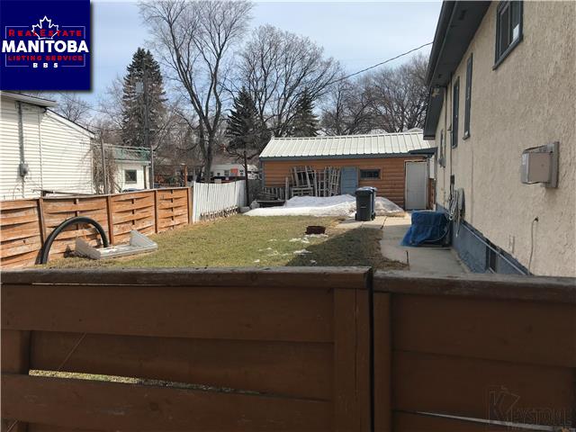 Property 938 Merriam Blvd img1