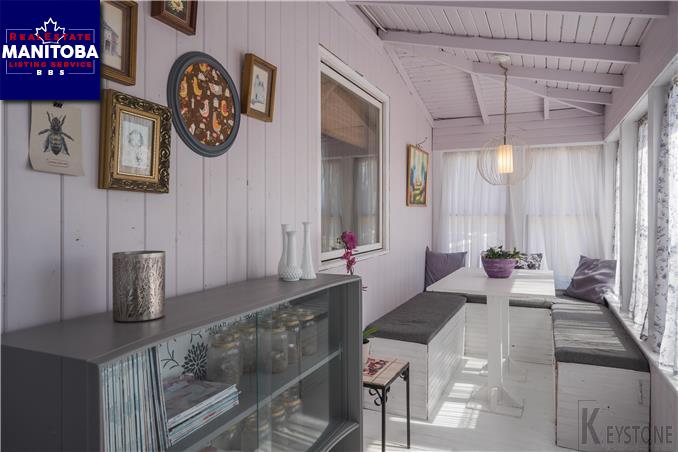 Property 233 Semple Ave img1