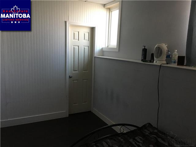 Property 717 Ashburn St img1