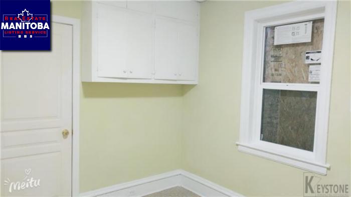 Property 566 Boyd Ave img1