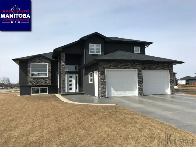610 Merlin Dr, Winkler