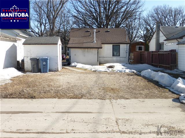 Property 577 Tremblay St img1