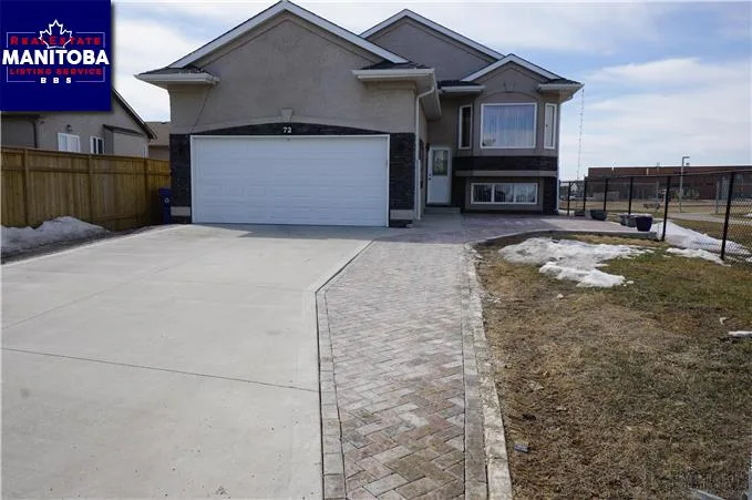 72 Mosselle Dr