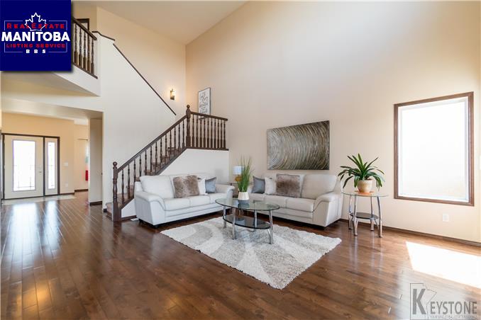 Property 39 Clovercrest Bay img1