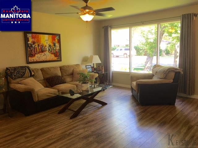 Property 478 Wellington St W img1