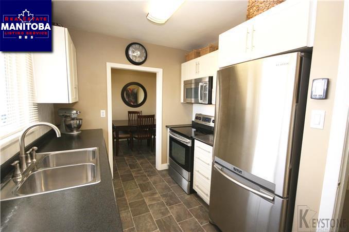 Property 528 Riverton Ave img1