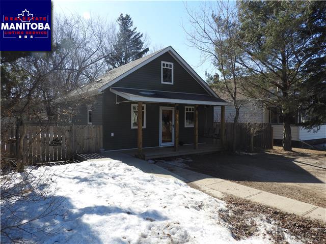 Property 928 7th Ave S Main image