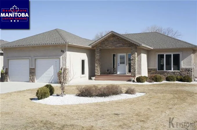 33 Cutlass Dr, Steinbach