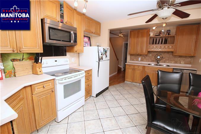 Property 1061 Redwood Ave img1