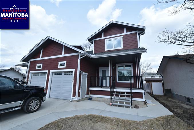 Property 735 Clandeboye Ave Main image