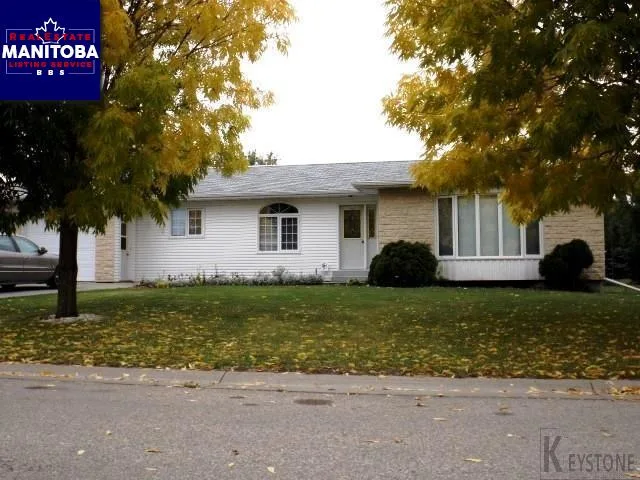 155 Elmcrest Dr, Altona