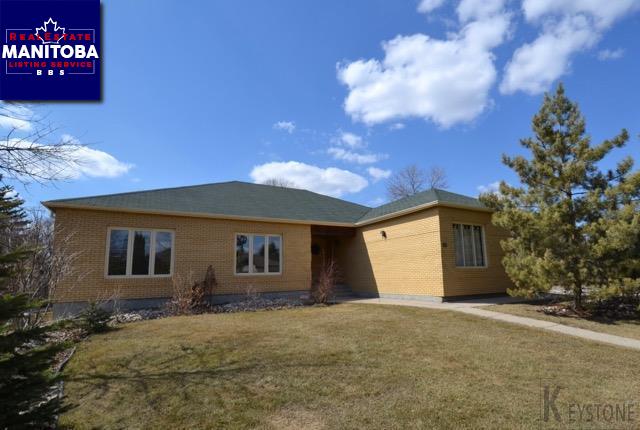 Property 66 Coleraine Cr img1