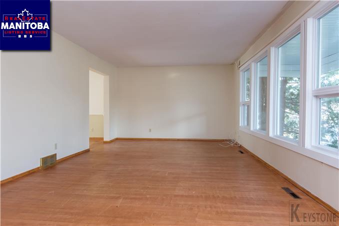 Property 115 Briar Cliff Bay img1