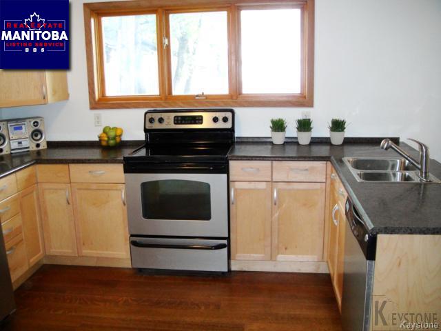 Property 381 Chalmers Ave img1