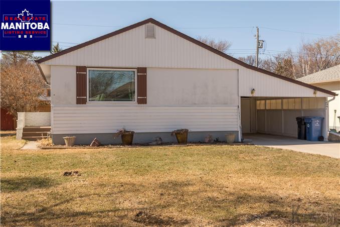 Property 657 Bardal Bay img1