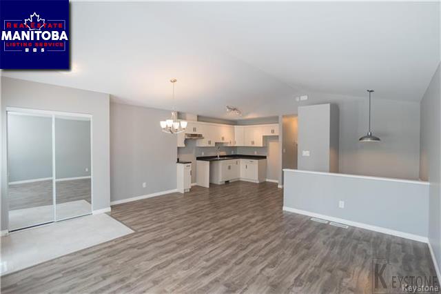 Property 350 Kilbride Ave img1