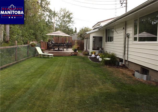 Property 76 Hillside Cr img1