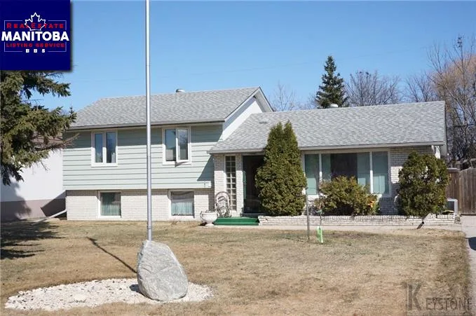 3 Bed House for Sale at 35 5th Ave, Gimli, MB - MLS® #1809824