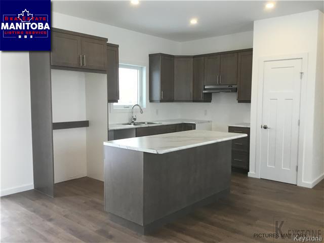 Property 33 Parkhill Cr img1