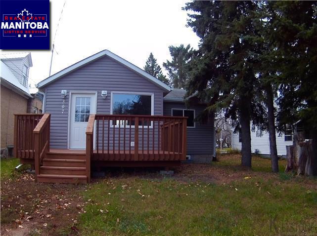 Property 307 Government Rd S img1