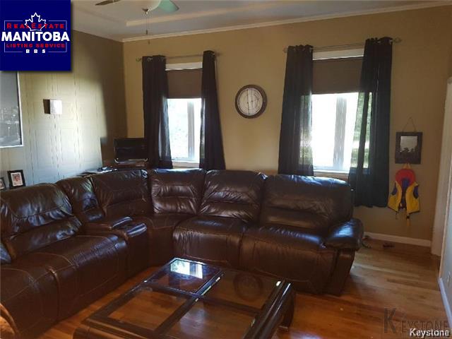 Property 193 Elm Cir img1