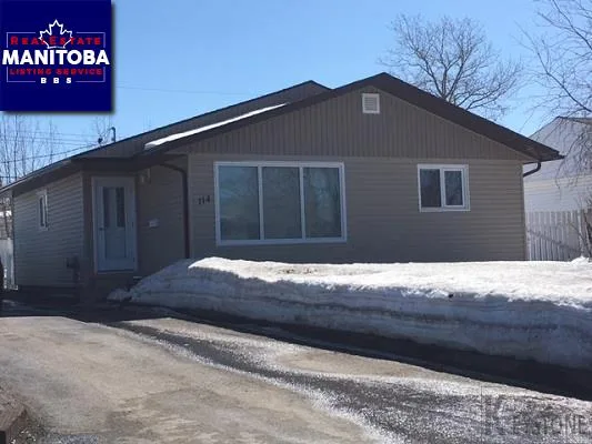 114 Centennial Dr W, Thompson