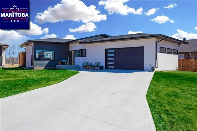 3 Bed House for Sale at 38 Thunder Hill Dr, Stonewall, MB - MLS® #1810238