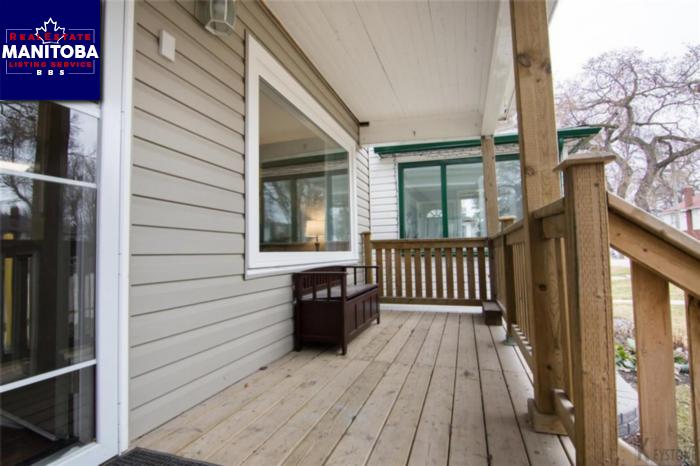 Property 32 Martin Ave W img1