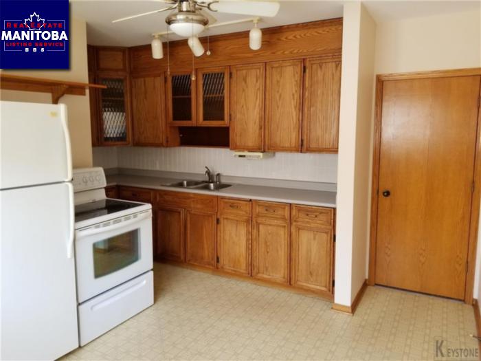 Property 758 Lansdowne Ave img1