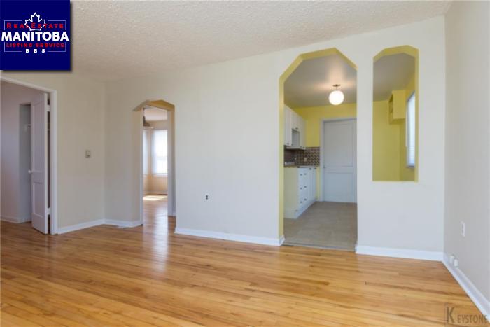 Property 658 Martin Ave E img1