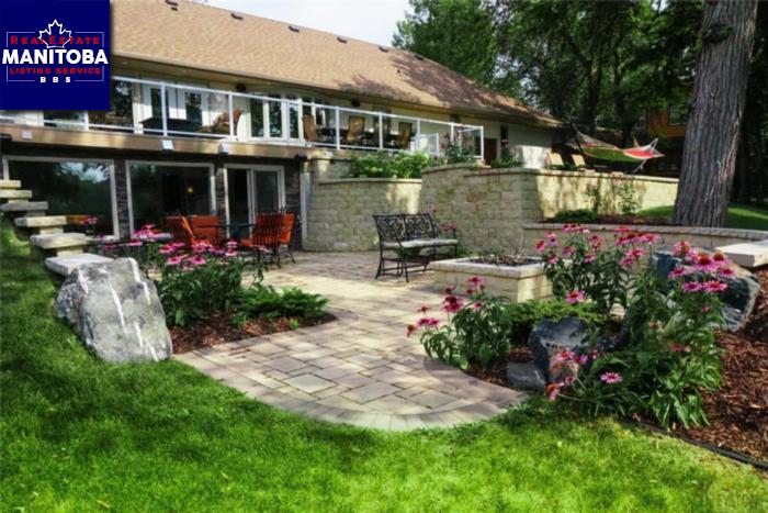 Property 636 South Dr img1